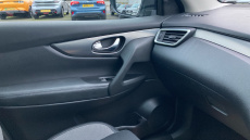 Nissan Qashqai 1.3 DiG-T N-Connecta 5dr Petrol Hatchback